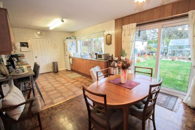 KITCHEN/DINER
