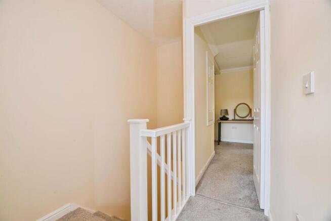 3 bed Terraced for sale Image 10