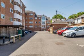 37, Kings Oak Court, Queens Road, Reading RG1 4PX