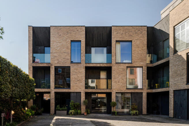 311610 - 4 Cotswold Mews-2.jpeg