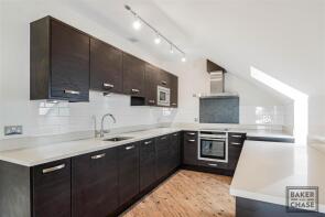 9 Blacksmiths Court, 98, Green Lanes, London N13 5UP