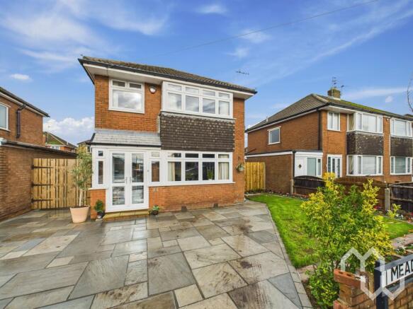 3-bed detached on Meadway, Hesketh Bank, PR4, £275,000