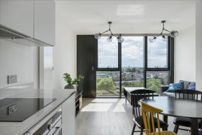 104, 17 Hill House, Highgate Hill, London N19 5NA