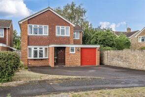 14, Bramling Avenue, Yateley GU46 6NX