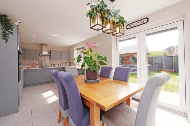 4 bed Detached for sale Image 6