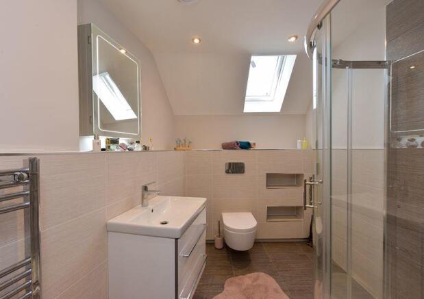 Bedroom 1 en-suite