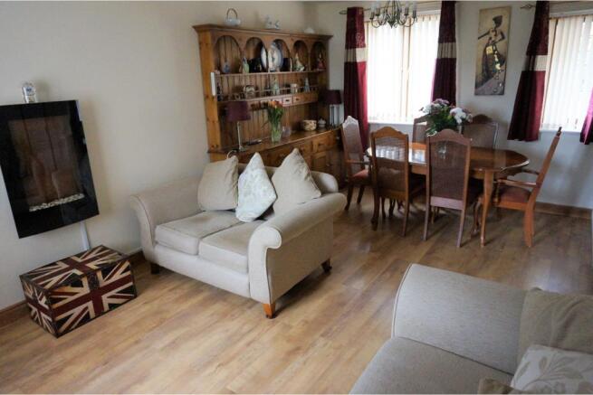 Lounge/Dining Room