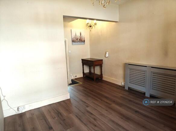 Living Room (Pic 2)