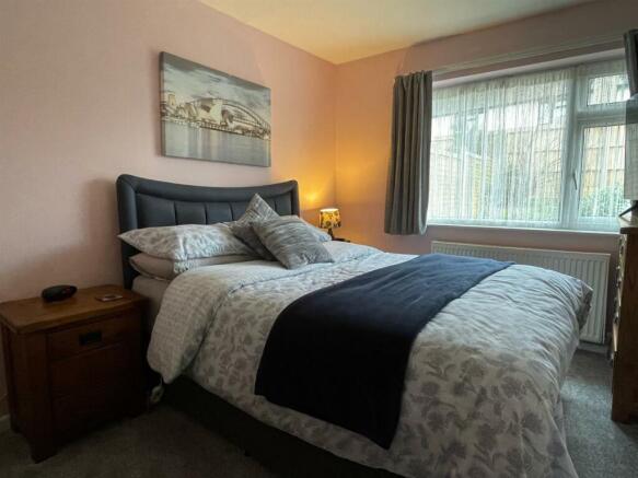 Bedroom..jpg