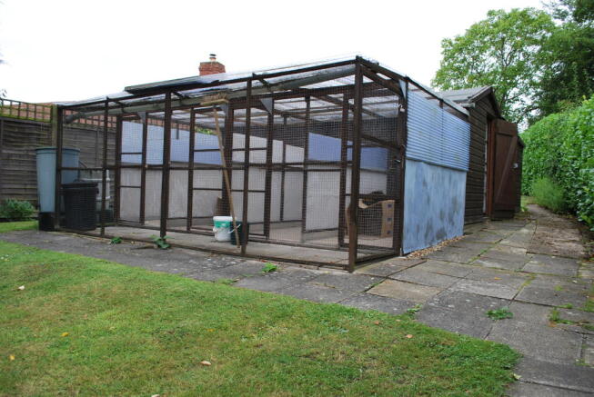 Fomer cattery