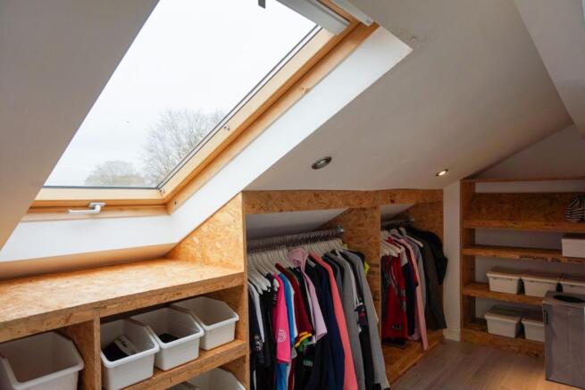 Walk-in Wardrobe