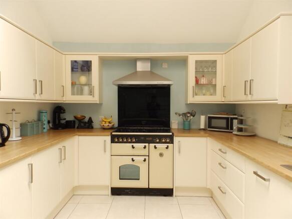 Kitchen pic2