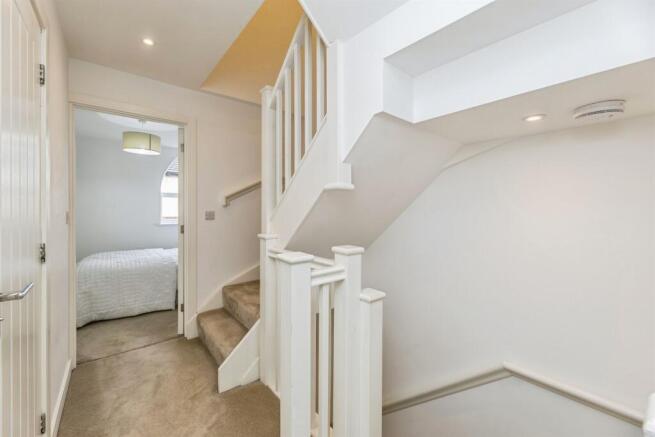 3 bed Terraced for sale Image 9