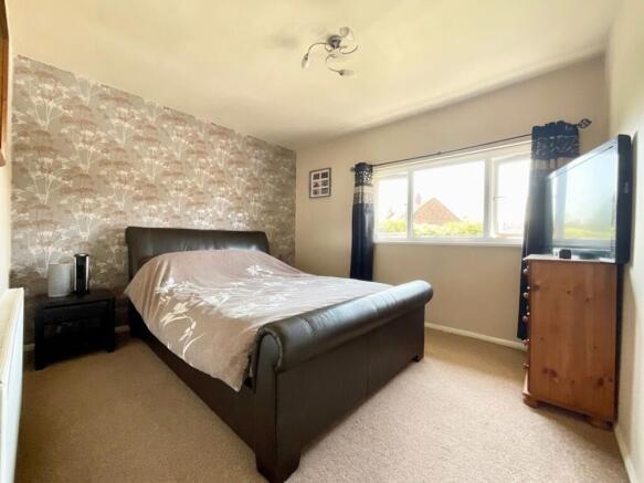3 bed Semi-Detached for sale Image 8