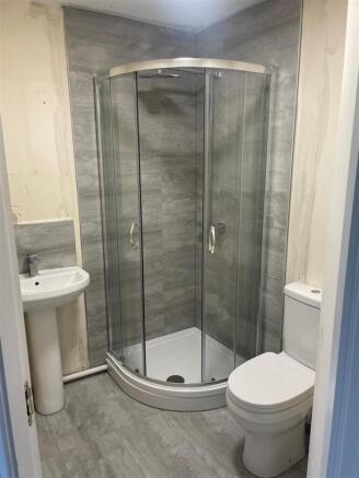 2 bed Apartment to rent Image 6