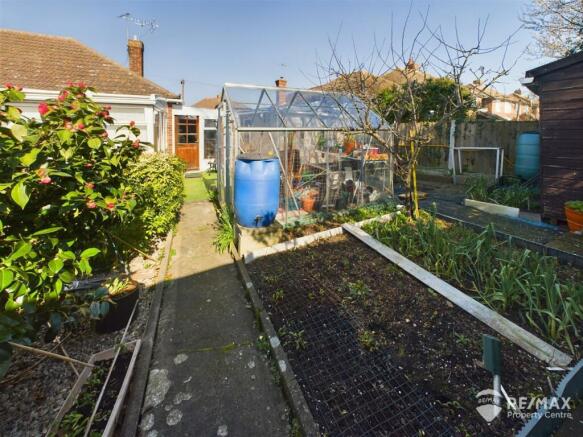 Rear Garden (4).jpg