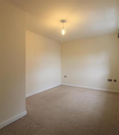 2 bed Apartment to rent Image 5