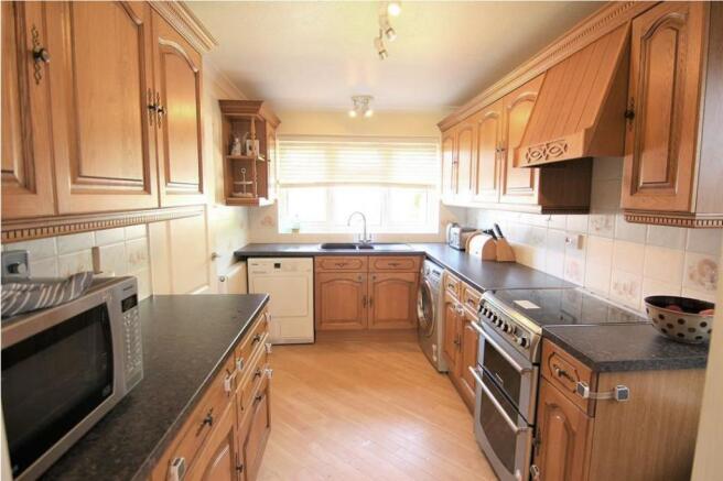 kitchen (002).jpg