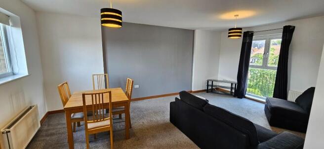 Lounge & Dining Area