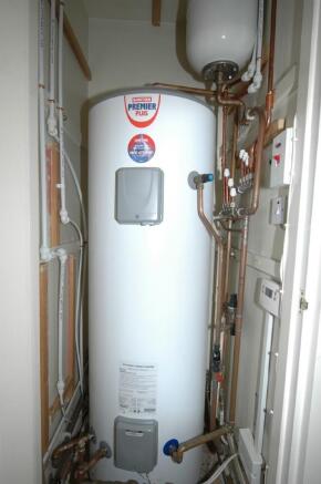 HOT WATER TANK