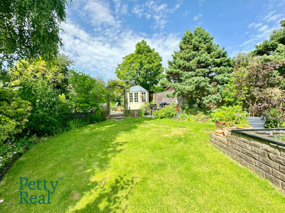 4 bed Semi-Detached for sale Image 12