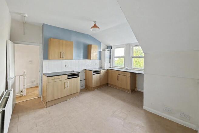 Flat D, 88 Hillfield Avenue, Hornsey, London, N8 7DN