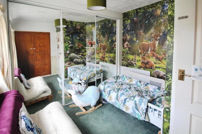 3 bed Semi-Detached for sale Image 8