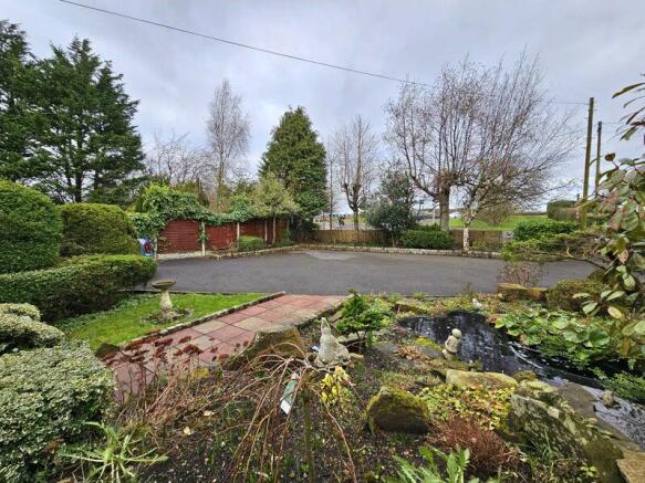 Front Garden & Outlook