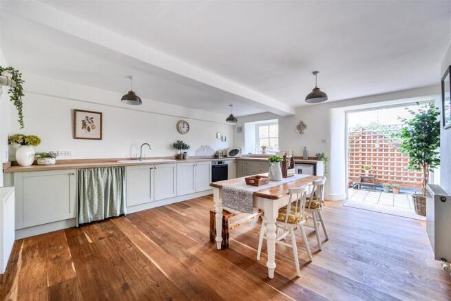 Kitchen diner