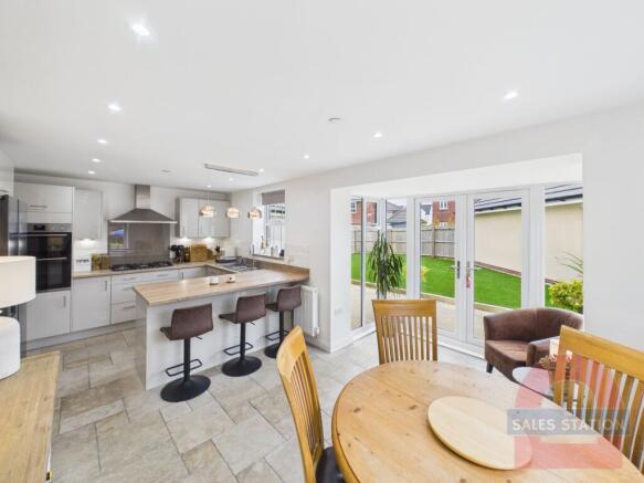 Kitchen/ Living