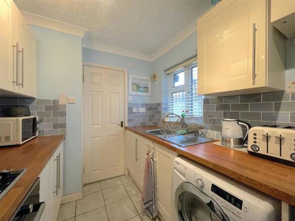 Kitchen (2).jpeg
