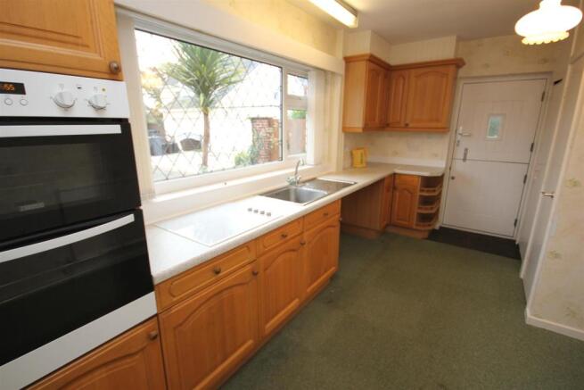 KITCHEN/BREAKFAST RO