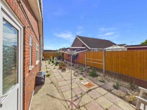 Garden & Driveway