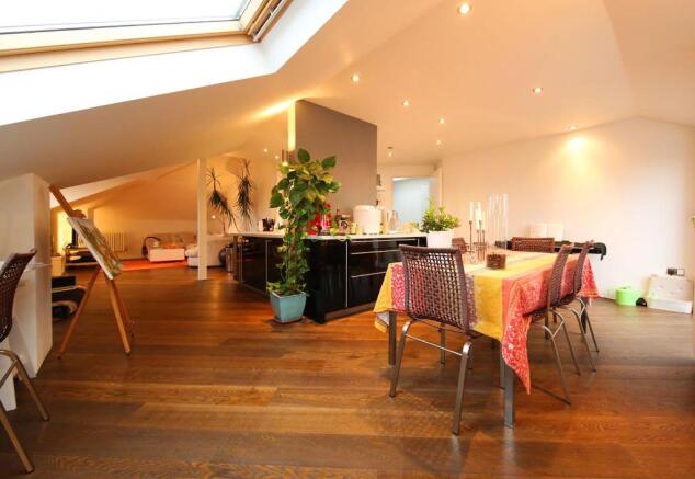 11 Vicarage Mews 211