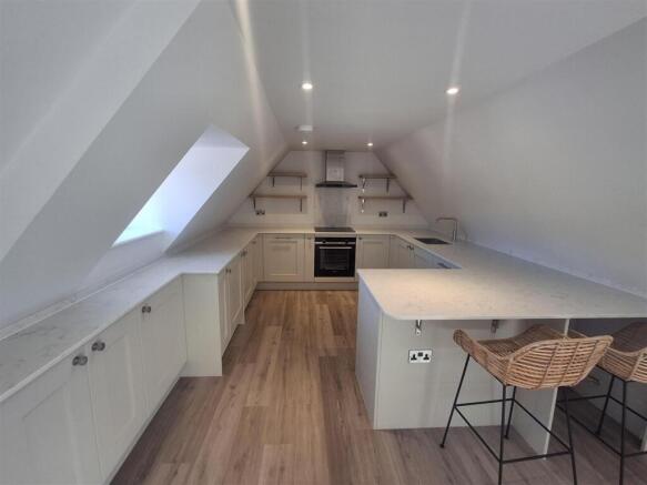 kitchen 2.jpg