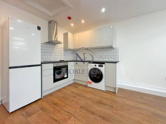LARGE STUDIO FLAT IN HOUNSLOW