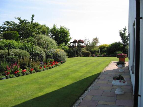 side garden in
