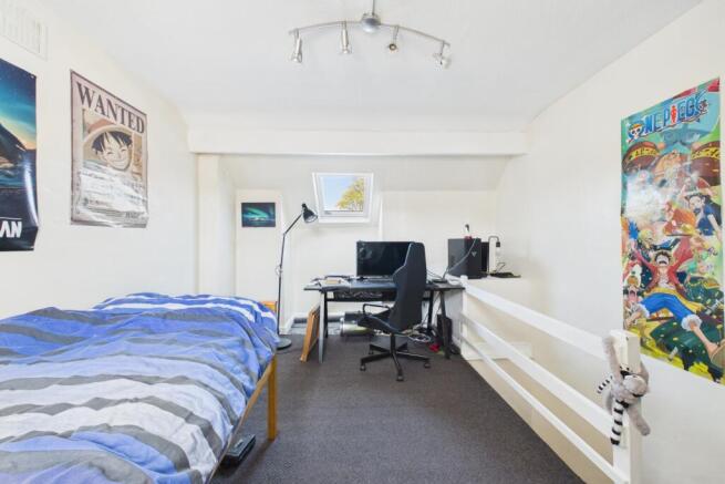 3 bed Terraced for sale Image 11