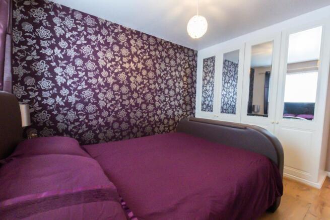 Master Bedroom (2)