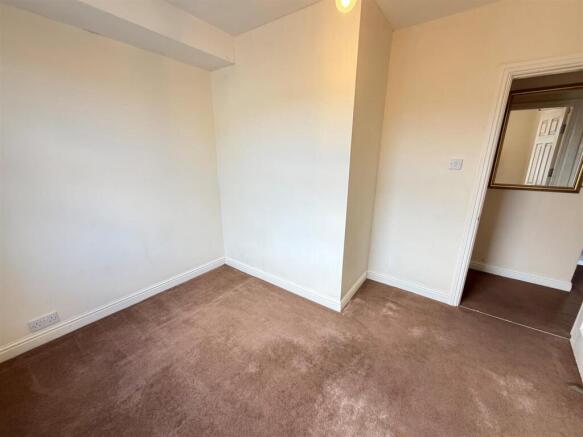 2 bed Apartment to rent Image 5