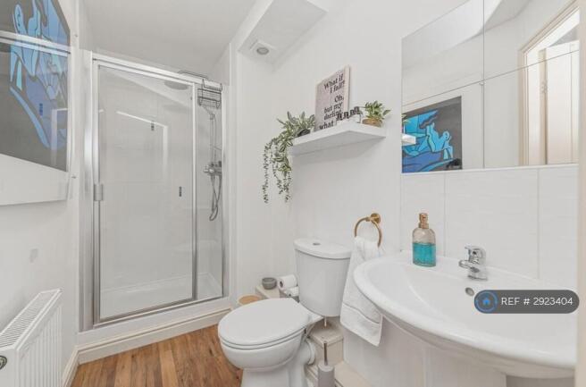 4 bed Terraced to rent Image 10