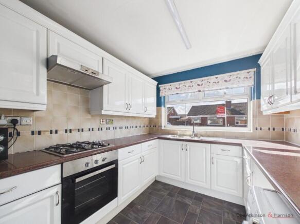 2 bed Semi-Detached Bungalow for sale Image 7