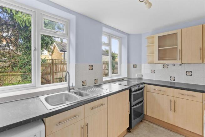 12 Westover Court, HP13 5JE-9.jpg