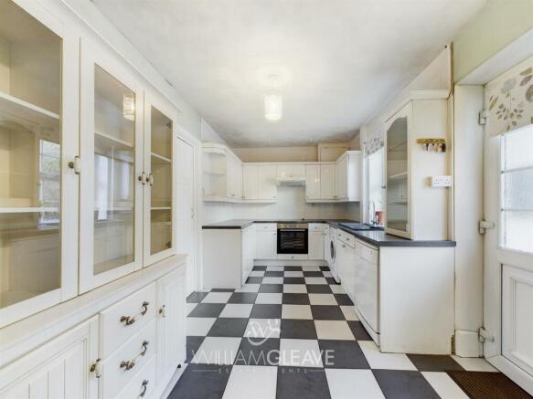 Kitchen/ Dining Room