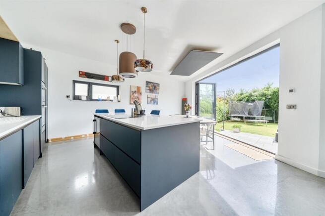Kitchen/Dining room