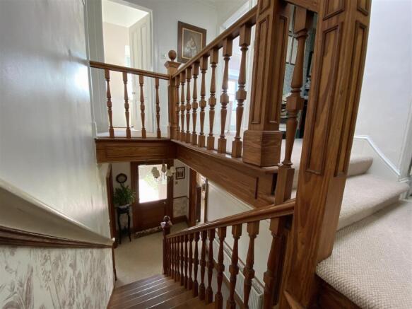 LANDING STAIRS.JPG