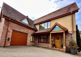 Casa Jade, Troed-y-rhiw Road, Mountain Ash CF45 4BQ