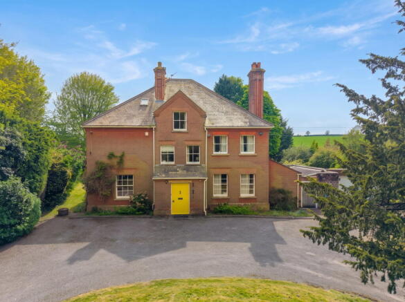 4-bed detached on The Old Vicarage, Bishops Sutton, Alresford, £1,350,000