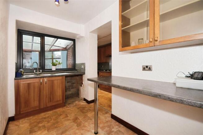 4 bed Semi-Detached for sale Image 7