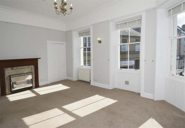LIVING ROOM.1.jpg